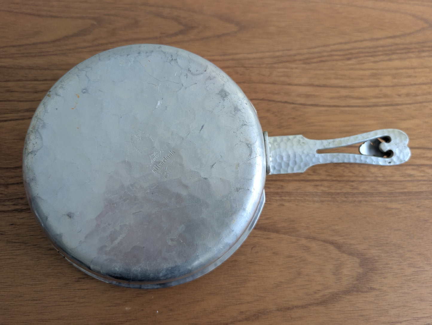 Hammered Aluminum Silent Butler