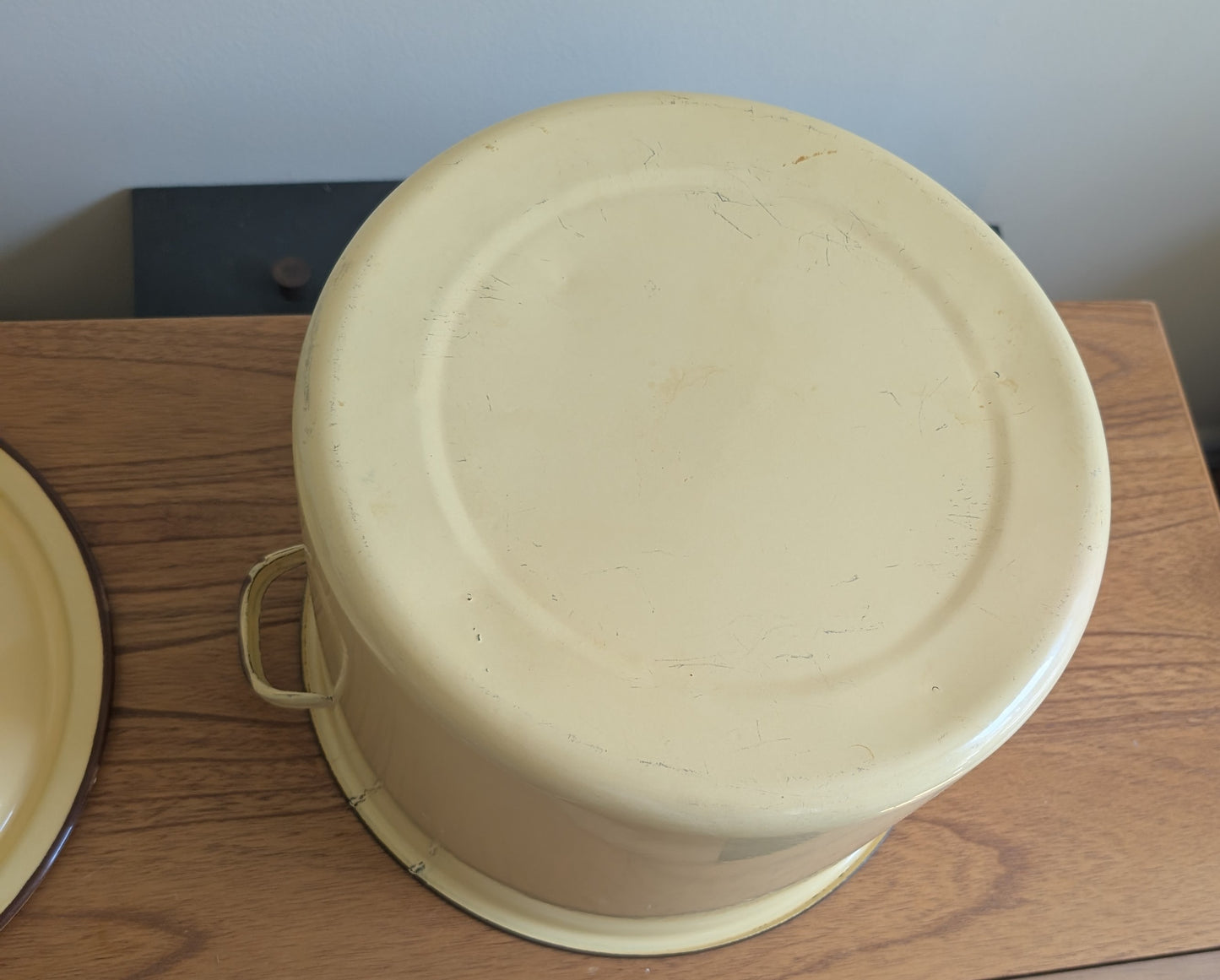 Vtg Enamelware Yellow Brown Trim Large Stock Pot w/ Lid Kitchen Decor Farmhouse