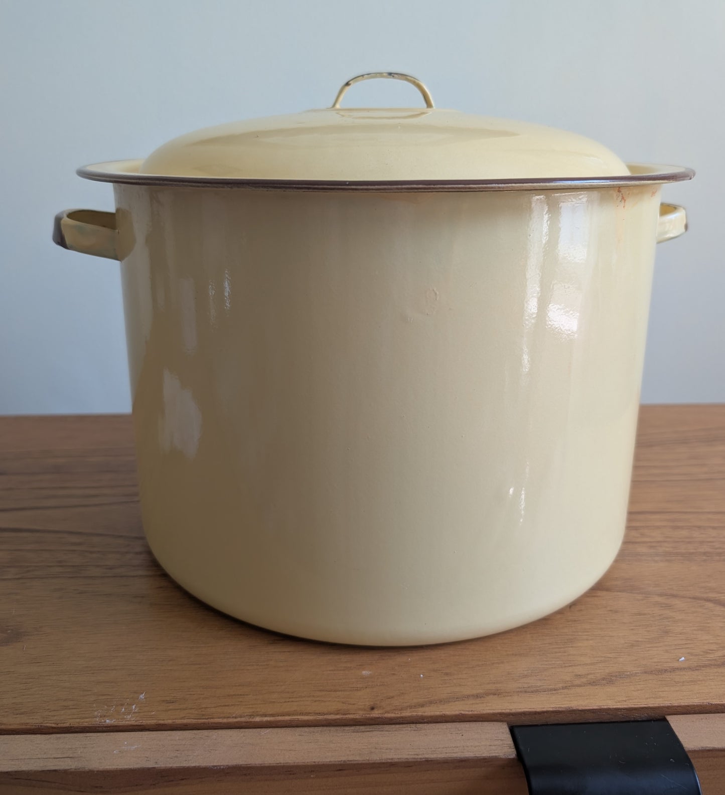 Vtg Enamelware Yellow Brown Trim Large Stock Pot w/ Lid Kitchen Decor Farmhouse