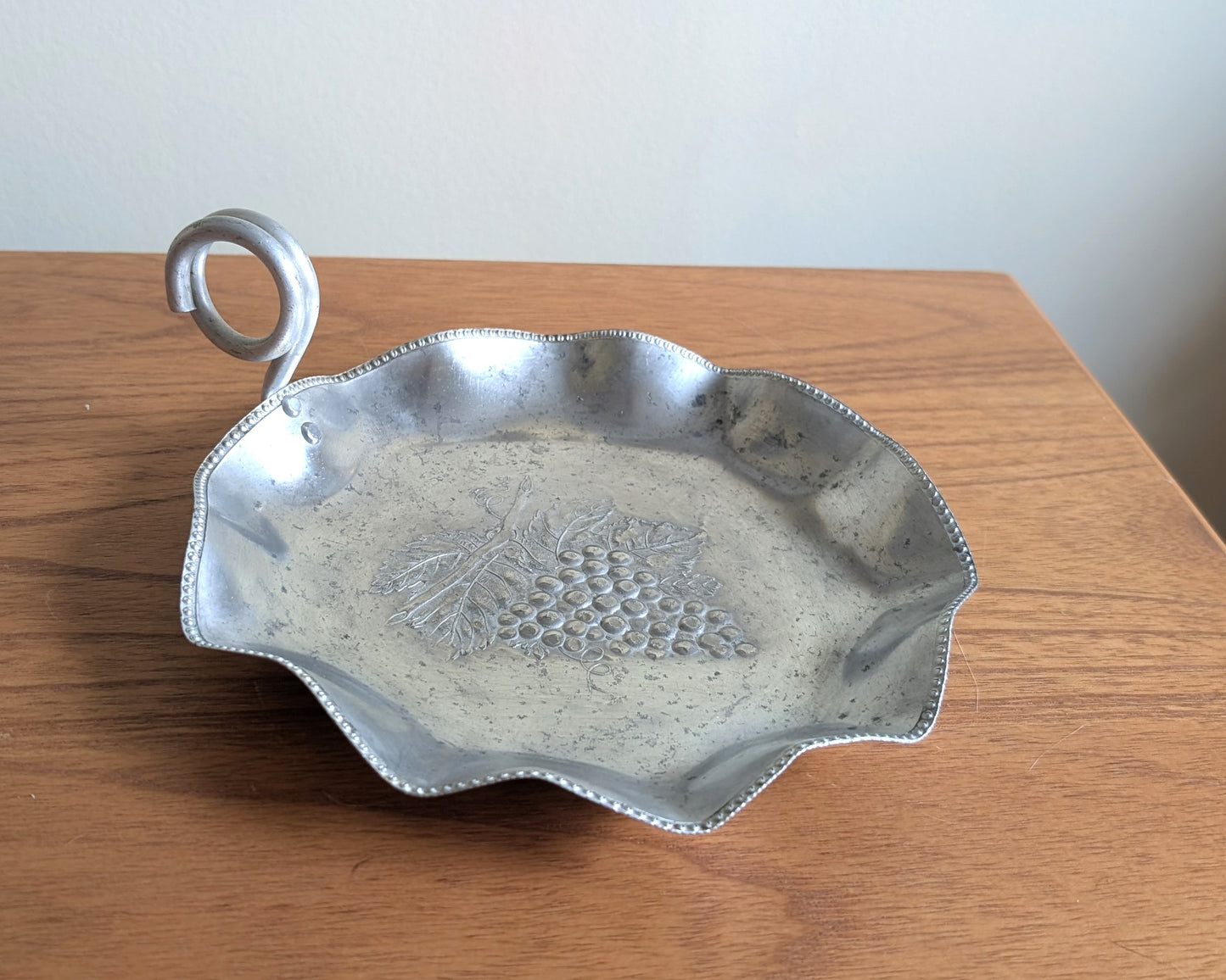 Hammercraft Hand Hammered Aluminum Grape Dish