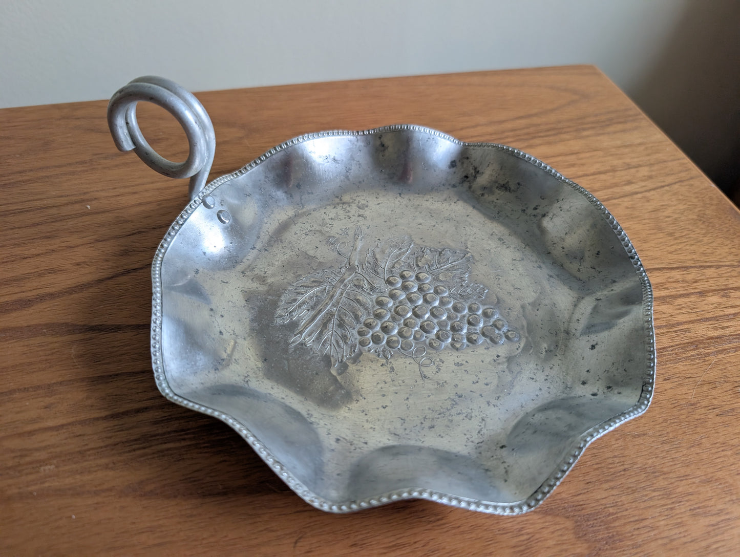 Hammercraft Hand Hammered Aluminum Grape Dish