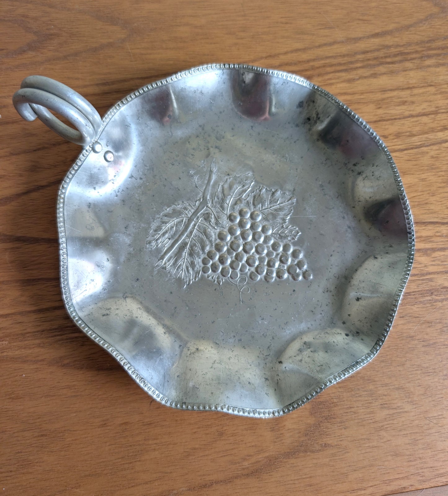 Hammercraft Hand Hammered Aluminum Grape Dish