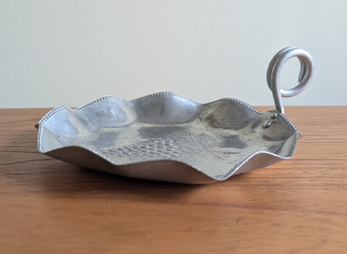 Hammercraft Hand Hammered Aluminum Grape Dish