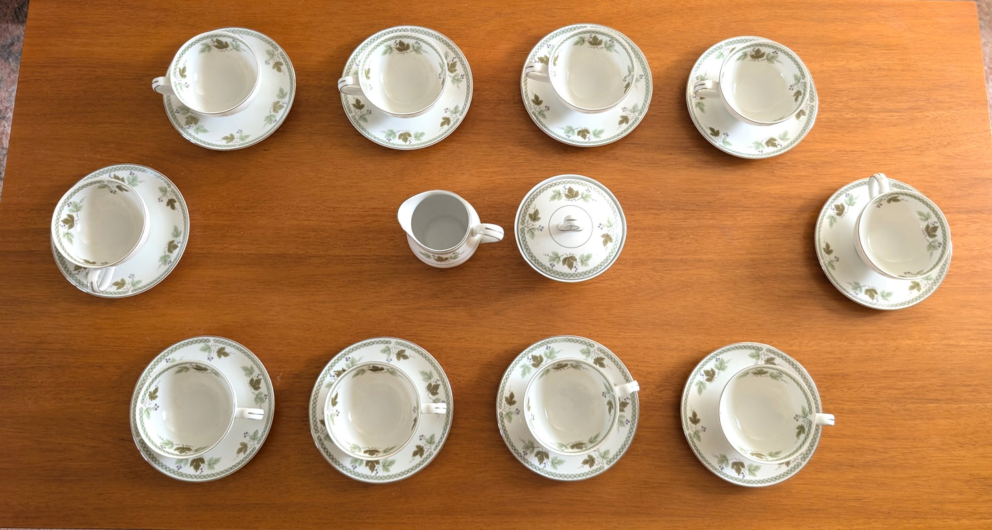 Mikasa Avon Tea Set Service for 10 rn