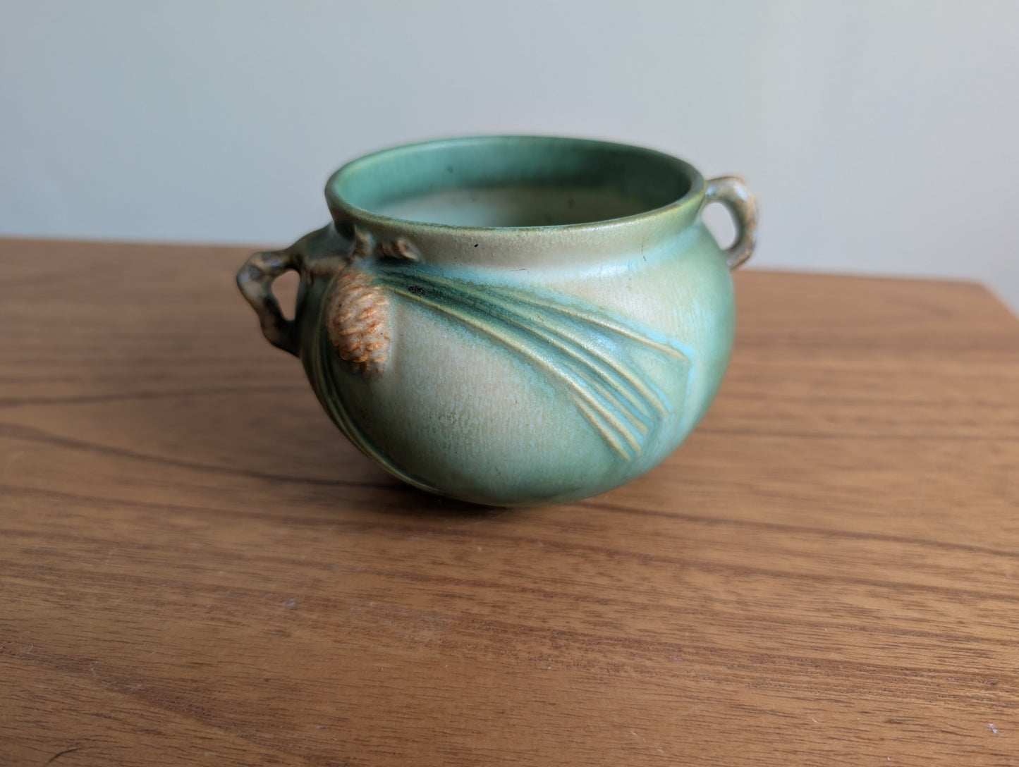 Roseville Pottery Jardinière Green Pine Cone Bowl \