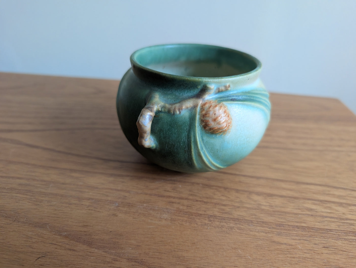 Roseville Pottery Jardinière Green Pine Cone Bowl \