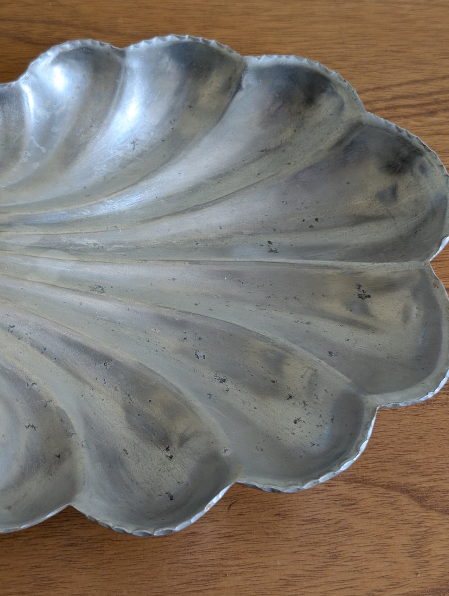 Vintage Scalloped Hammered Aluminum Leaf Dish