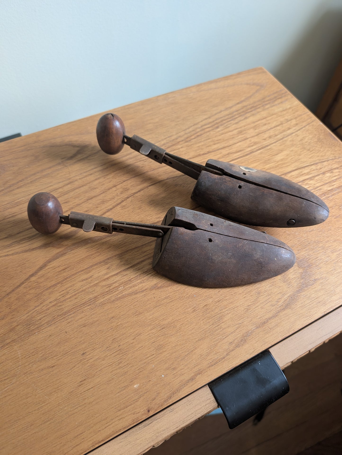 Women's Adjustable Shoe Tree