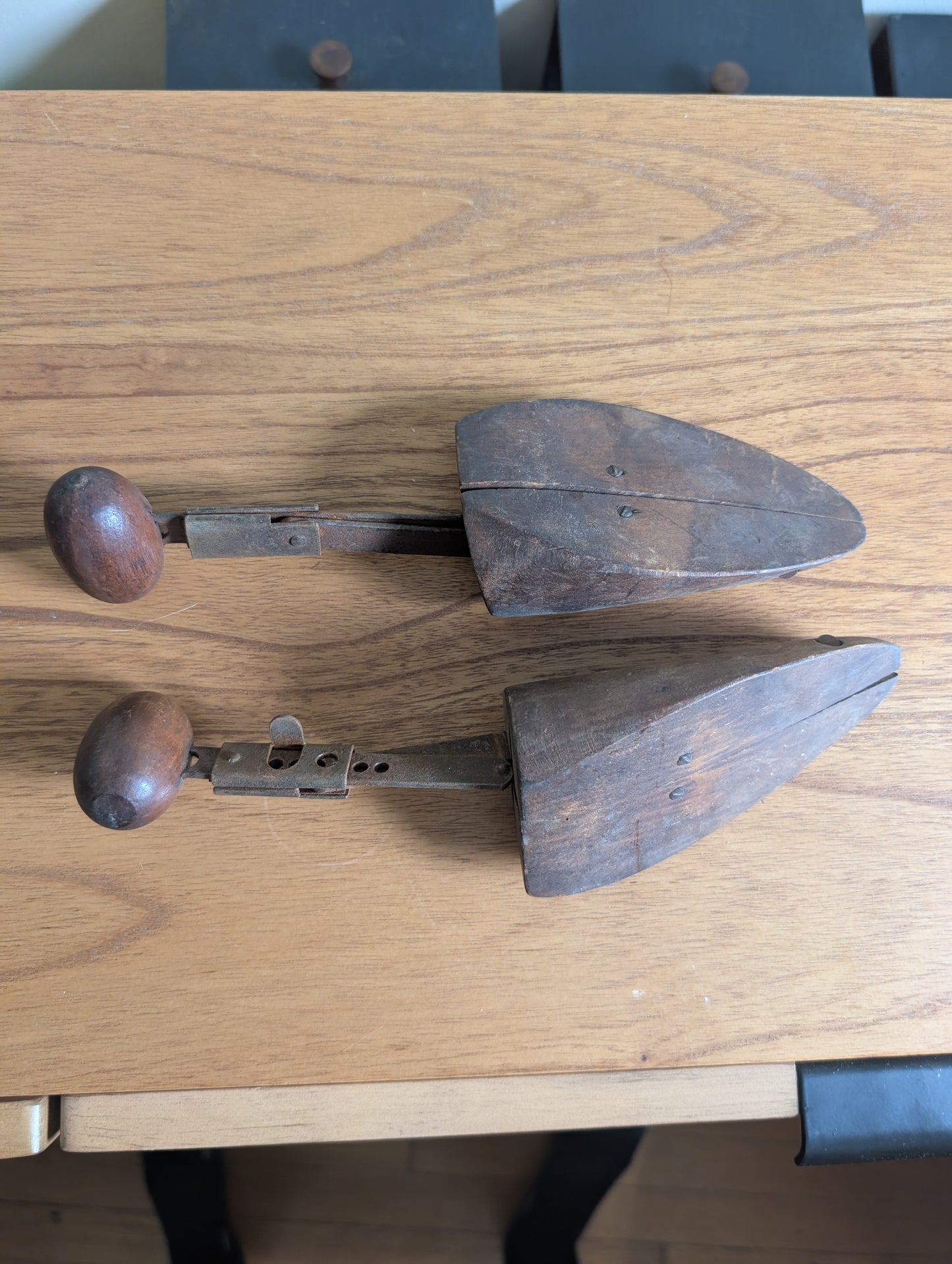 Women's Adjustable Shoe Tree