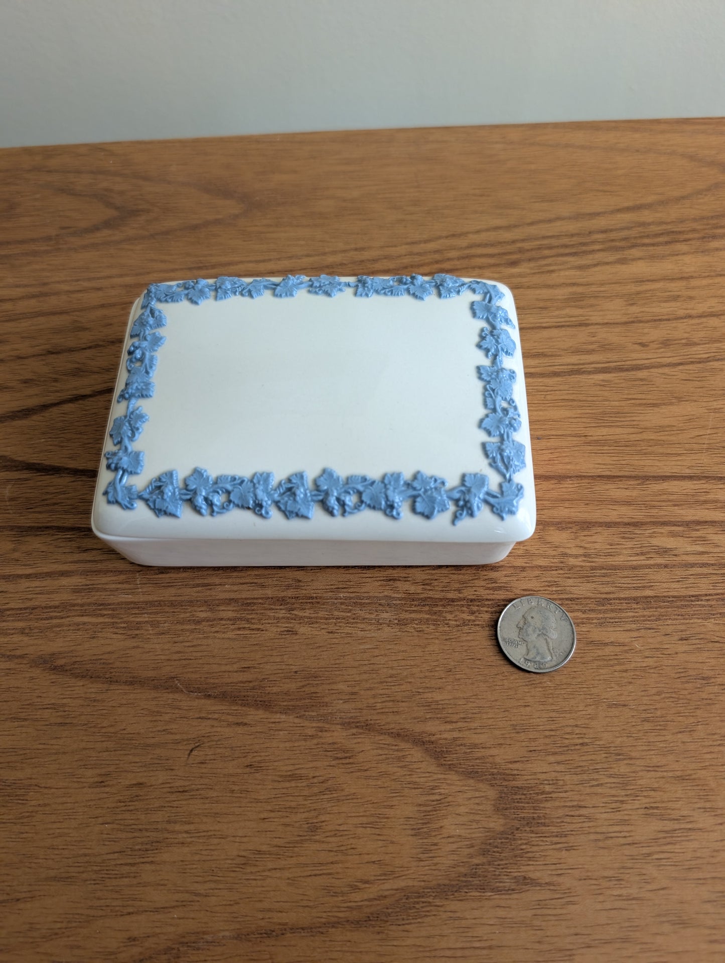 Wedgwood of Etruria Lavender Cigarette Box