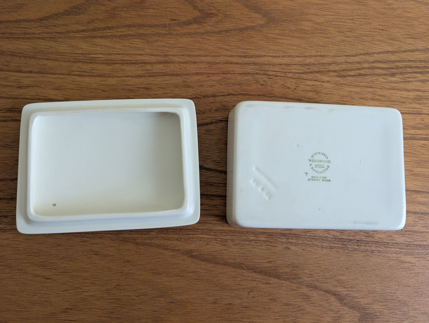 Wedgwood of Etruria Lavender Cigarette Box