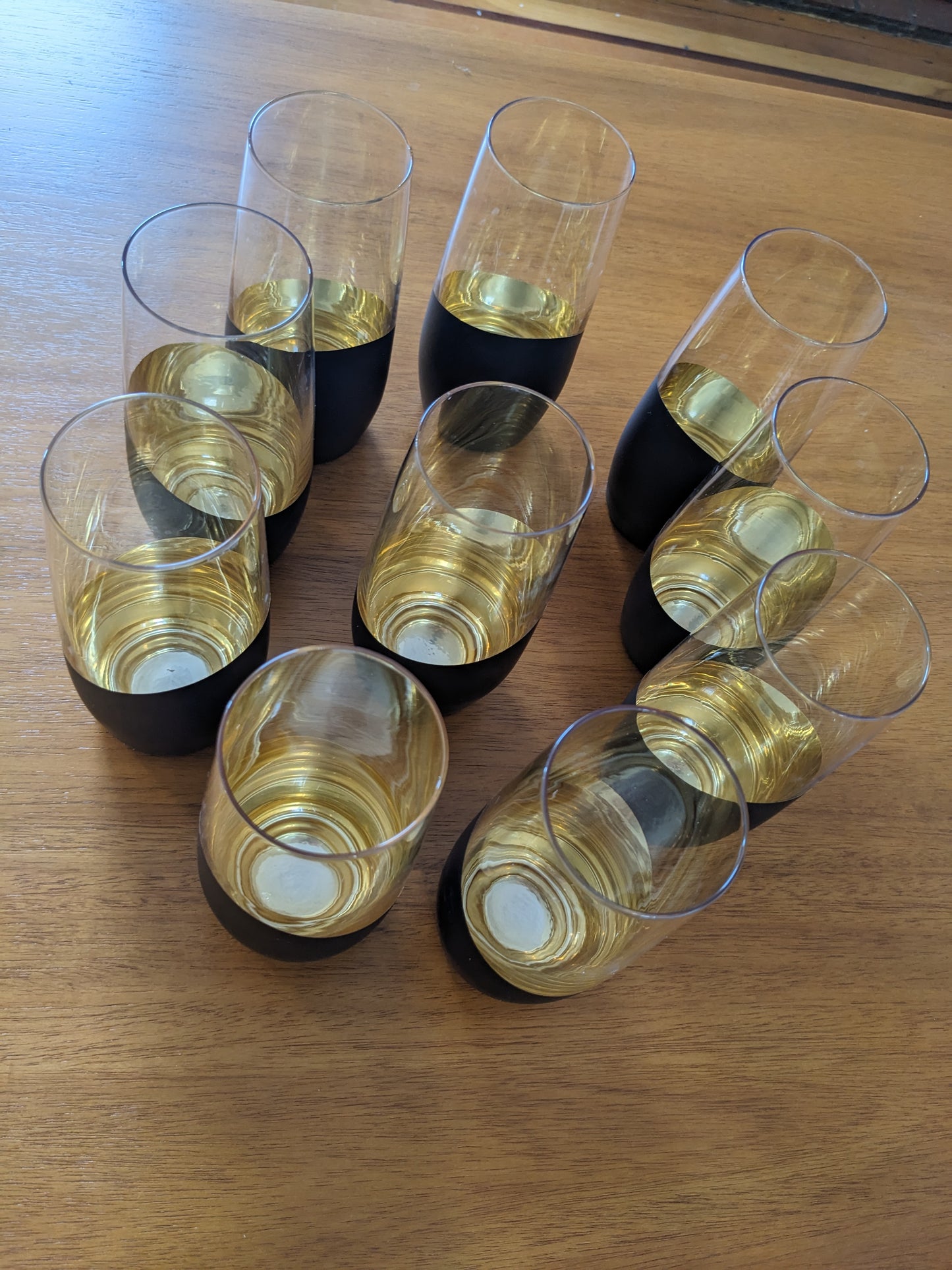 10 Stemless Black and Gold  Champagne Flutes