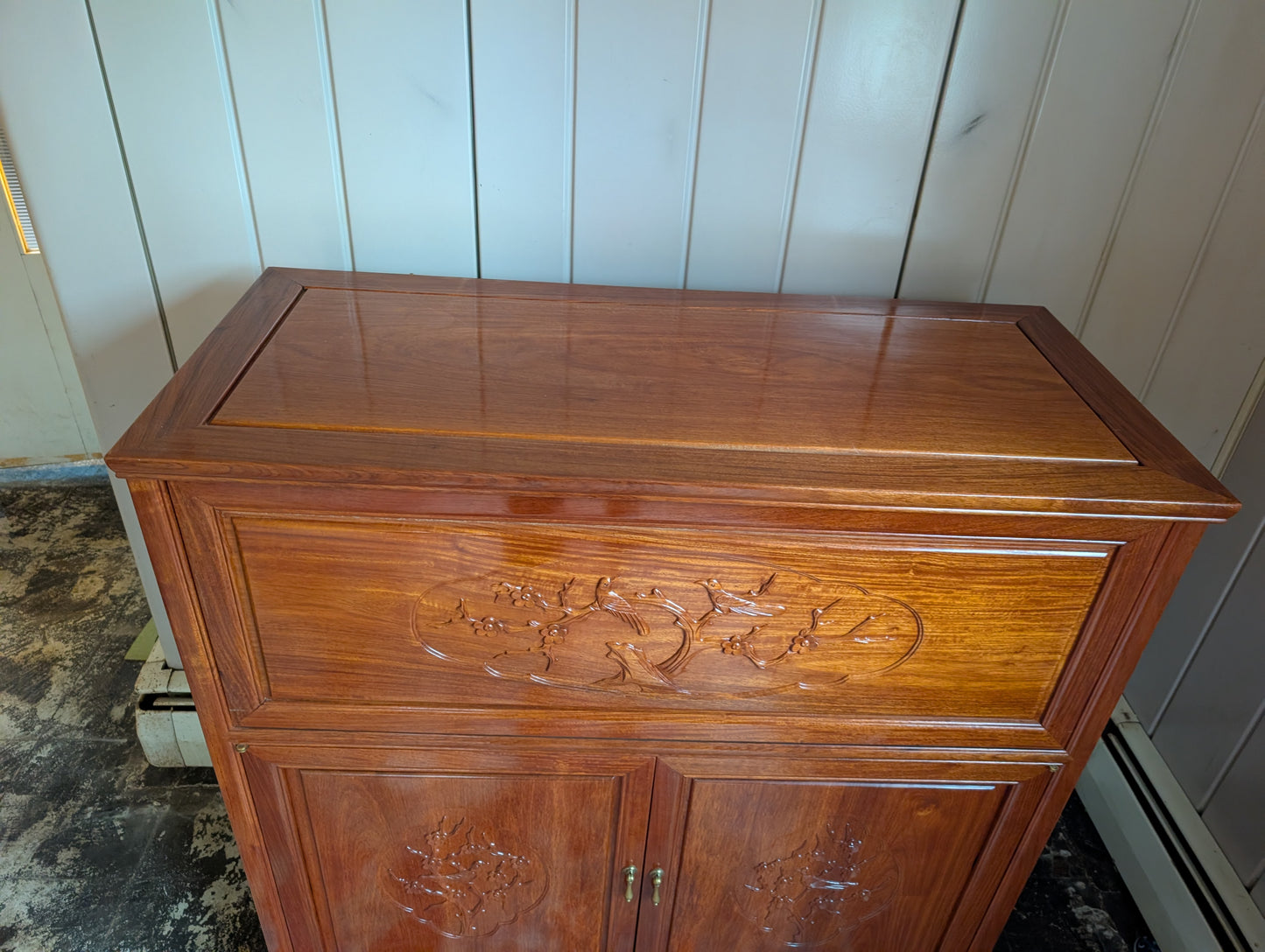 Highly Detailed Chinese Bar