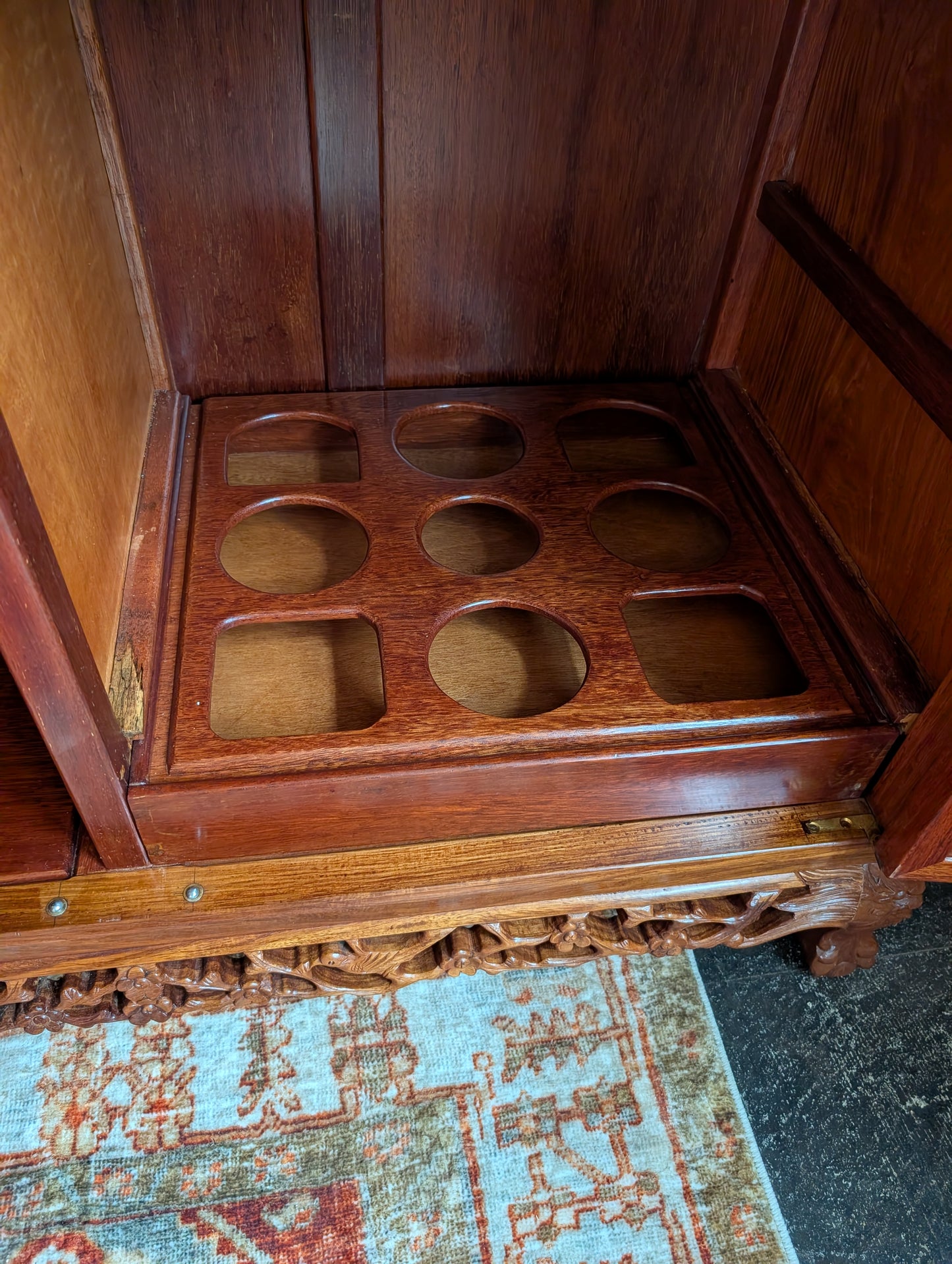 Highly Detailed Chinese Bar