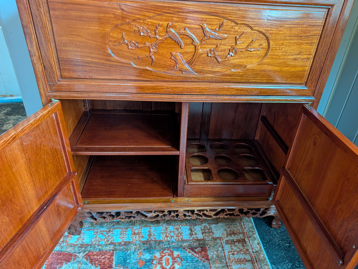 Highly Detailed Chinese Bar