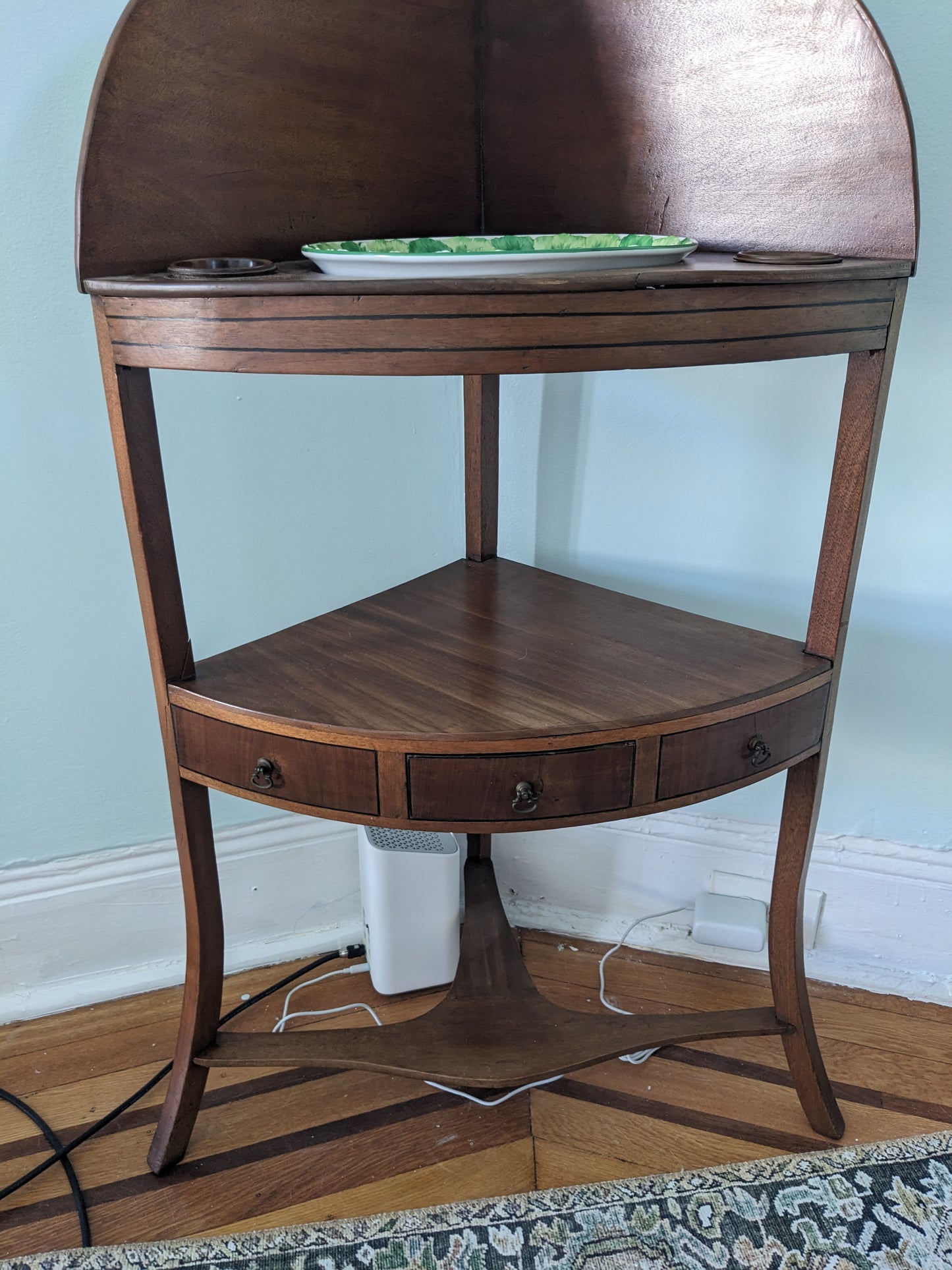 Corner Washbowl Stand