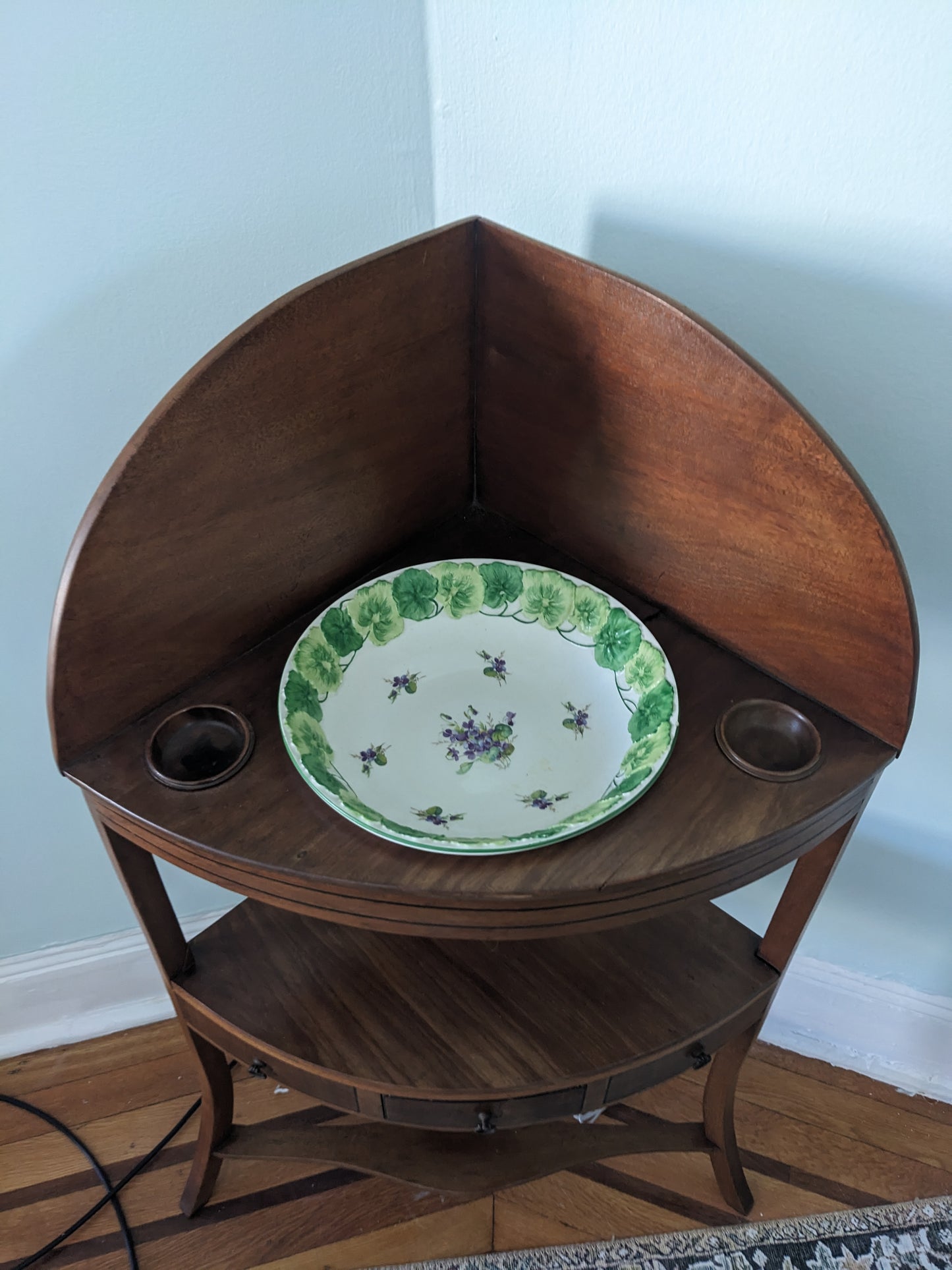 Corner Washbowl Stand