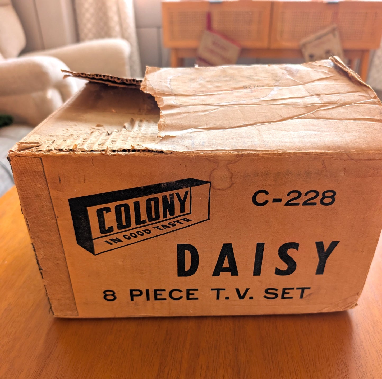 New Vintage Colony Glass Daisy 8 Piece TV Set