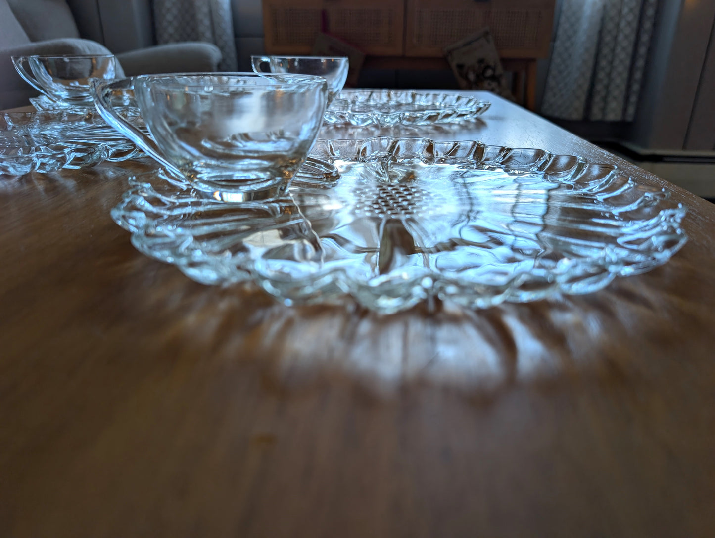 New Vintage Colony Glass Daisy 8 Piece TV Set