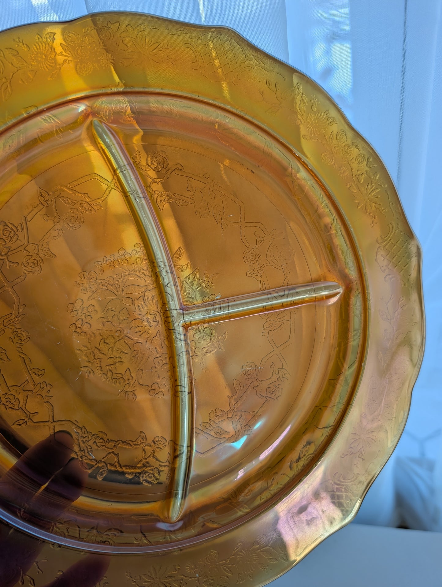 Set of Four Federal Normandie Carnival Glass Divided Dinner Plates