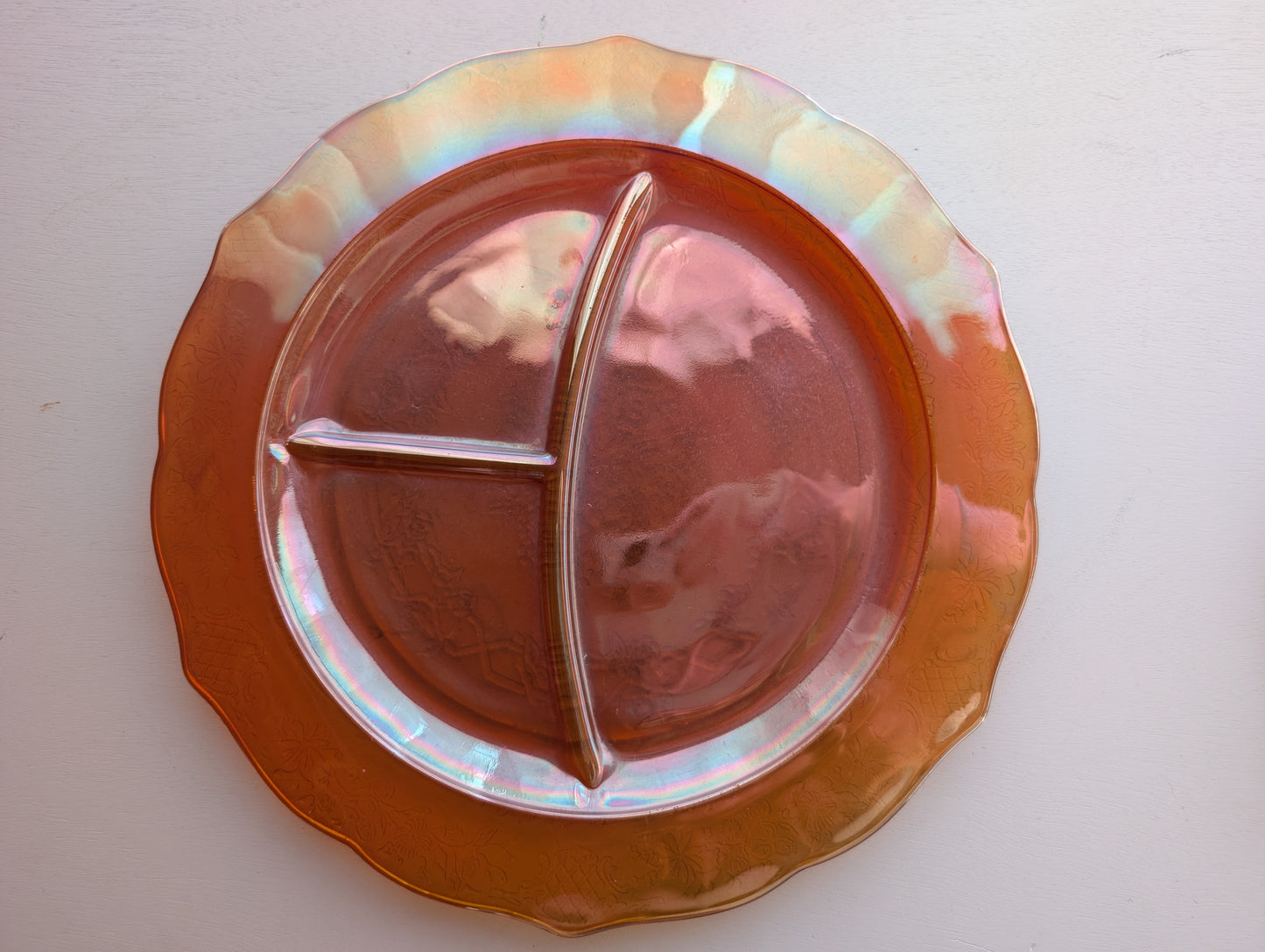 Set of Four Federal Normandie Carnival Glass Divided Dinner Plates