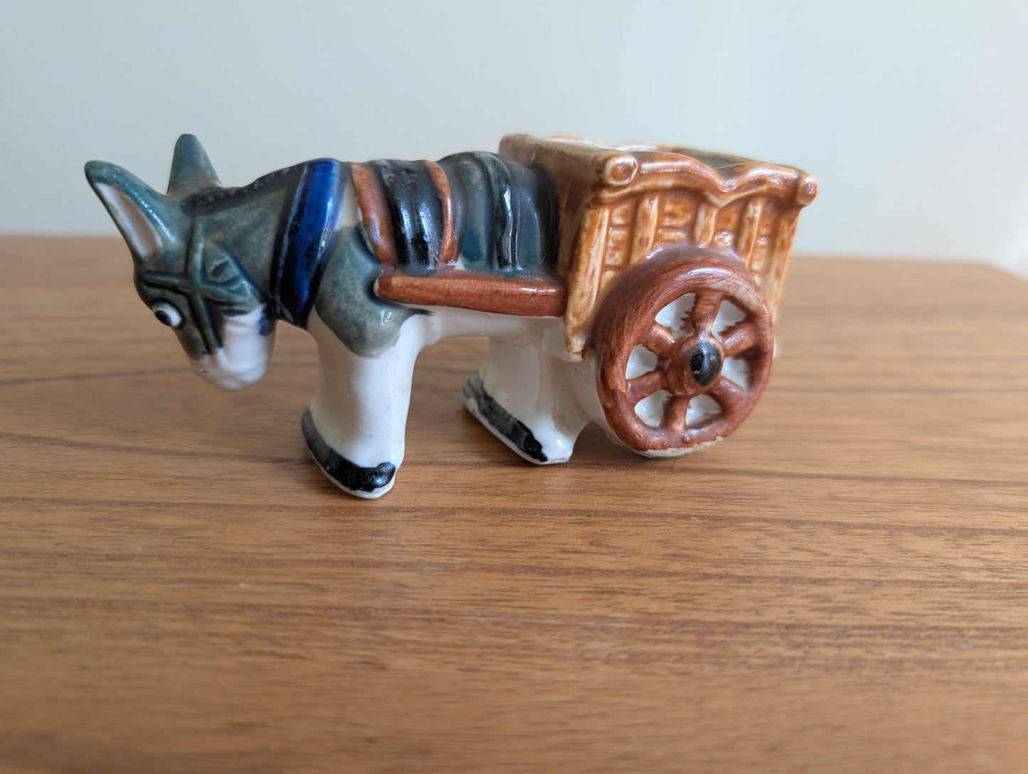 Set of 3 Planters with Donkey and Cart Motif
