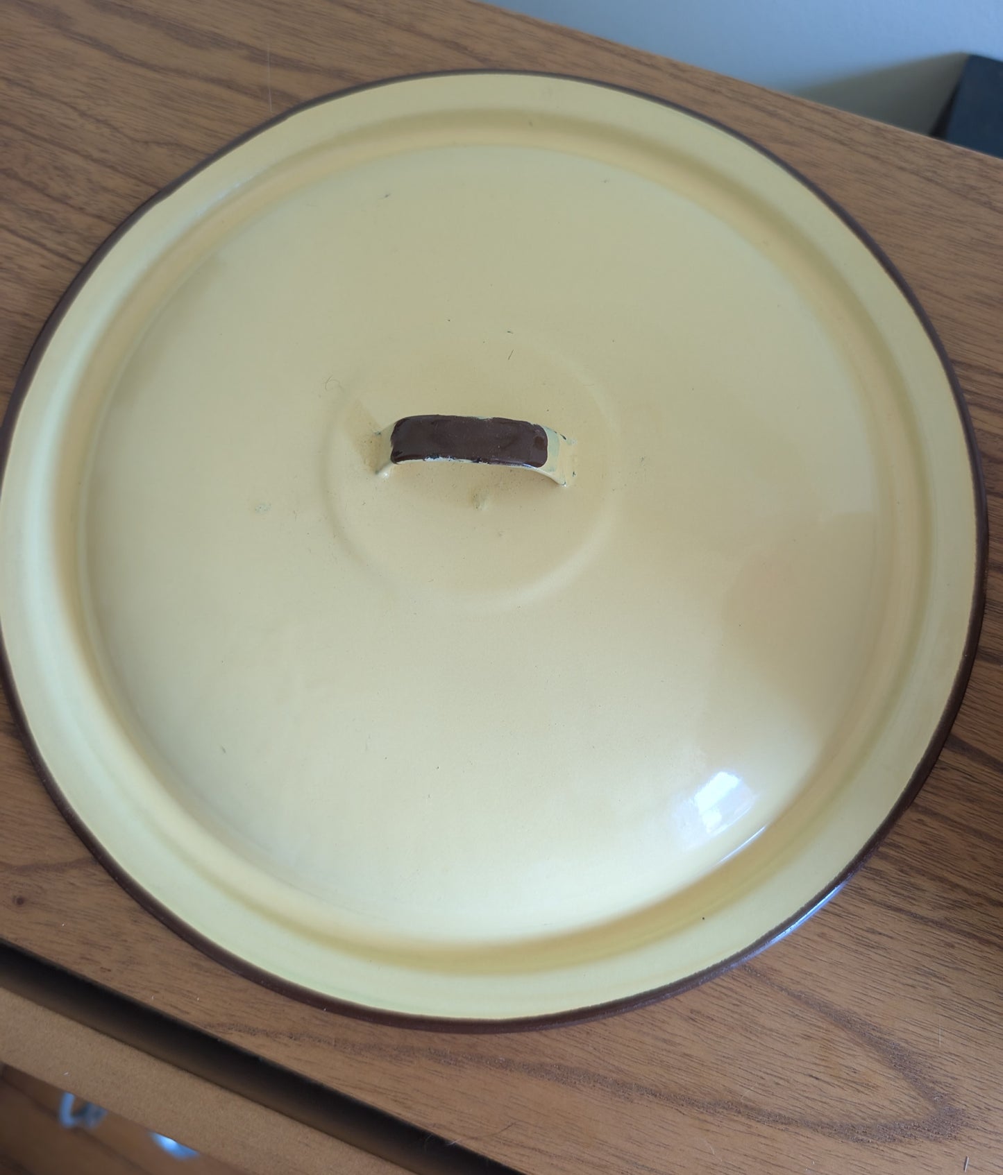 Vtg Enamelware Yellow Brown Trim Large Stock Pot w/ Lid Kitchen Decor Farmhouse