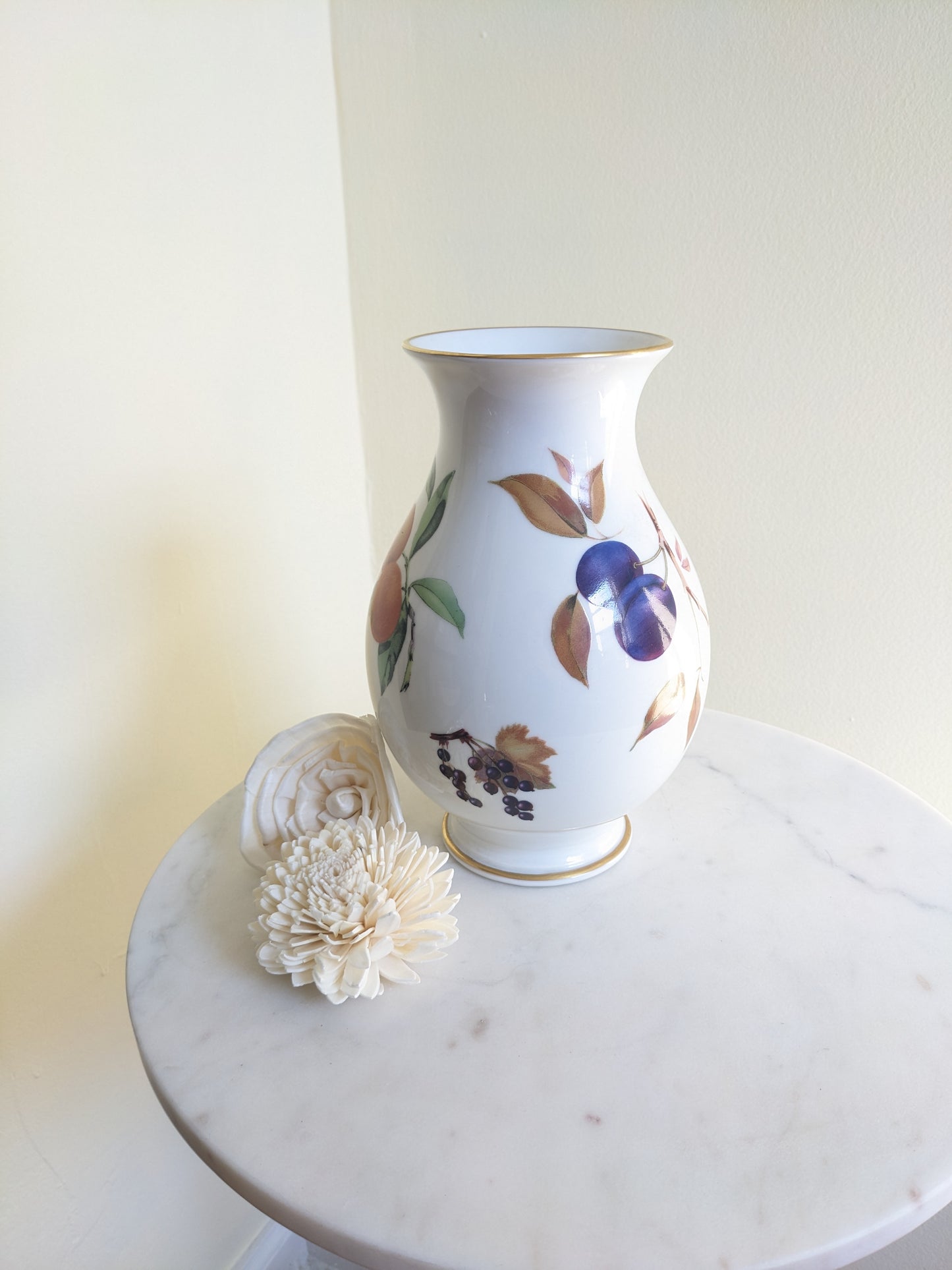 Porcelain Fruit Vase by Royal Worcester 1961