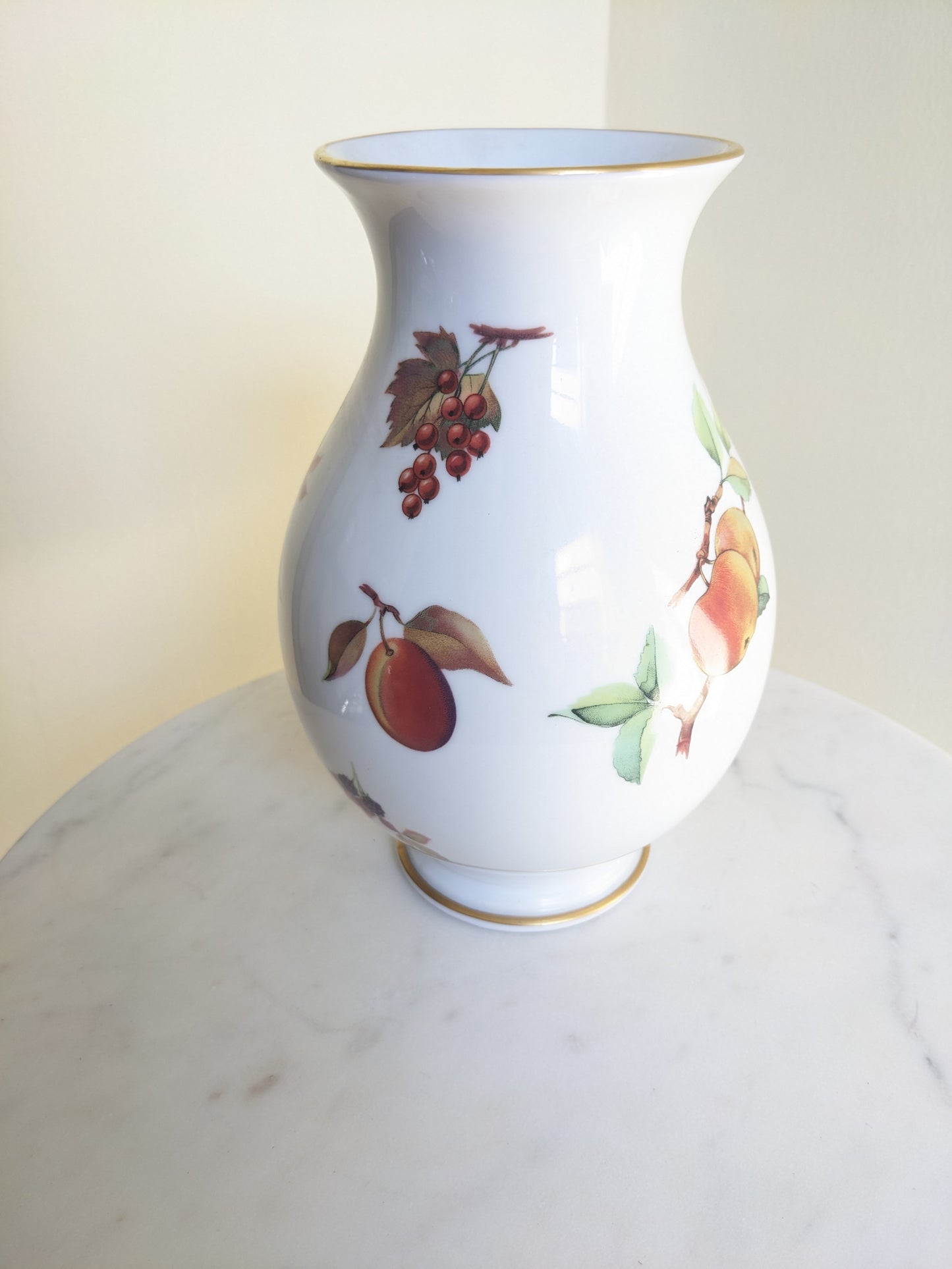 Porcelain Fruit Vase by Royal Worcester 1961