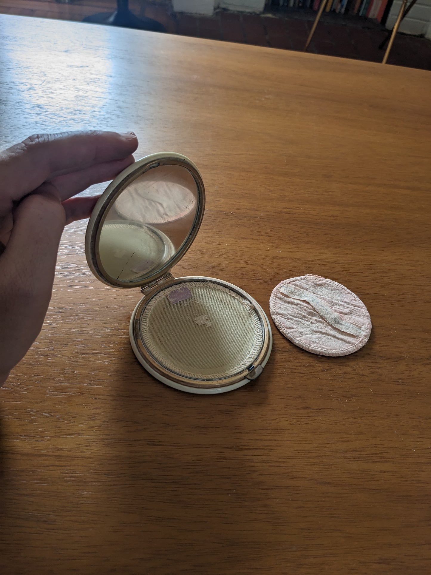 Rose Rex Fifth Avenue Powder Compact with Mirror