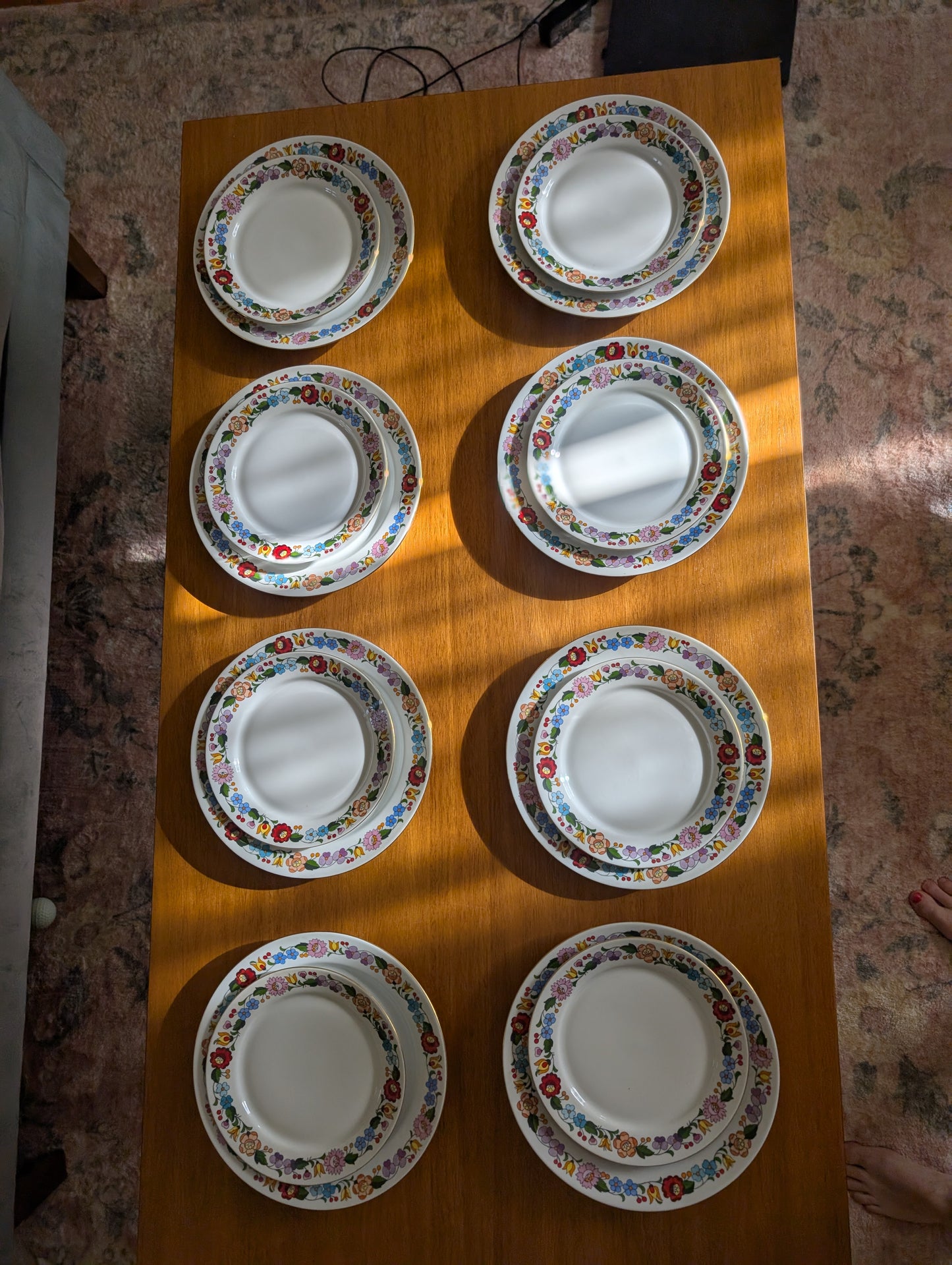 33 Piece Kalocsa Hungarian Dinnerware Set Service for 8