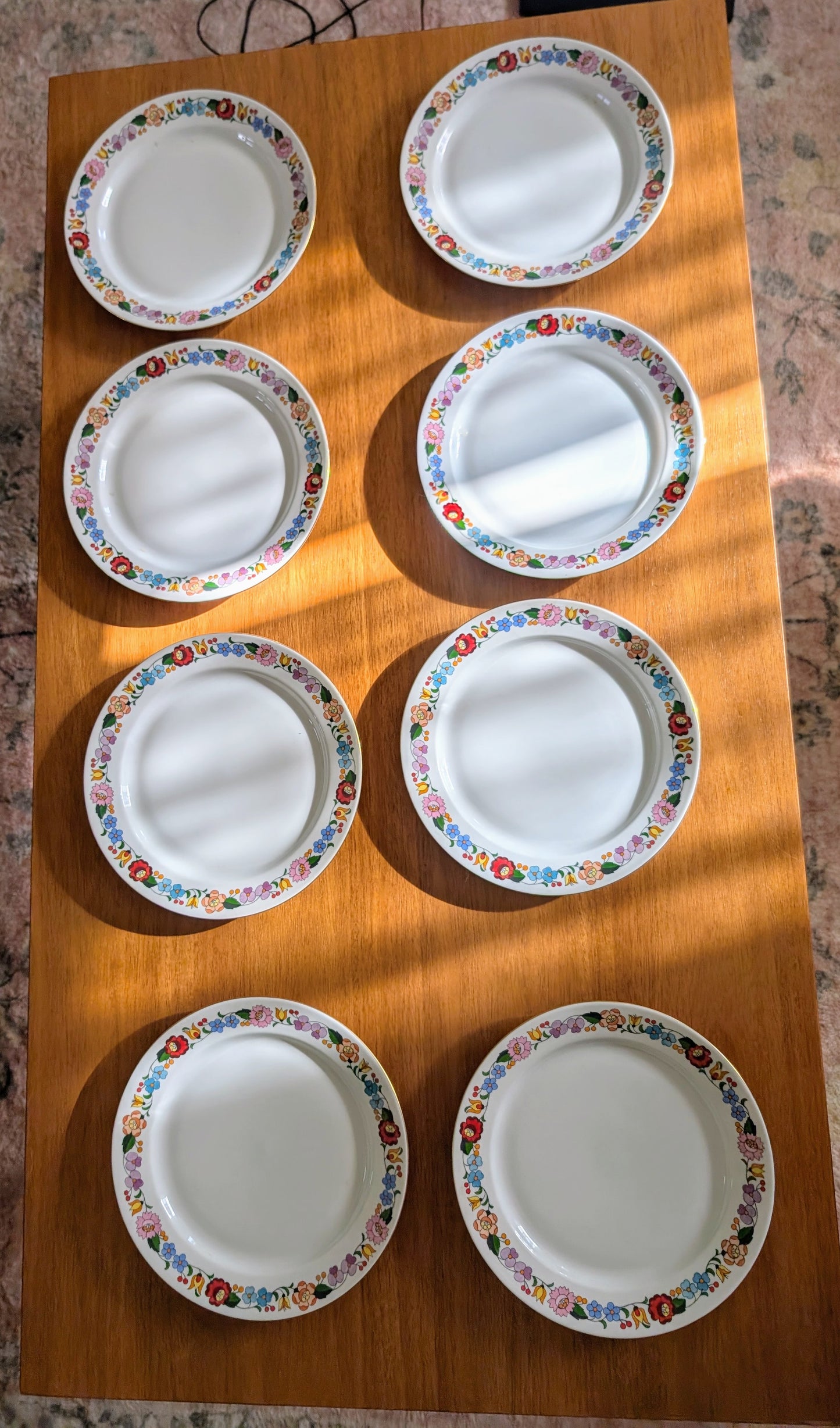 33 Piece Kalocsa Hungarian Dinnerware Set Service for 8