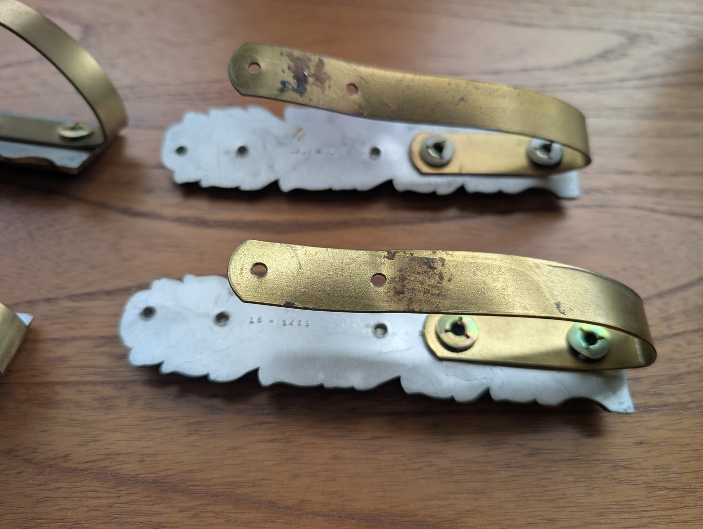 Set of 4 Brass Color Leaf Curtain Tiebacks