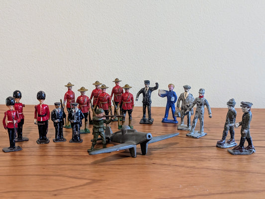 19 Lead Toy Soldier Collection with Plane