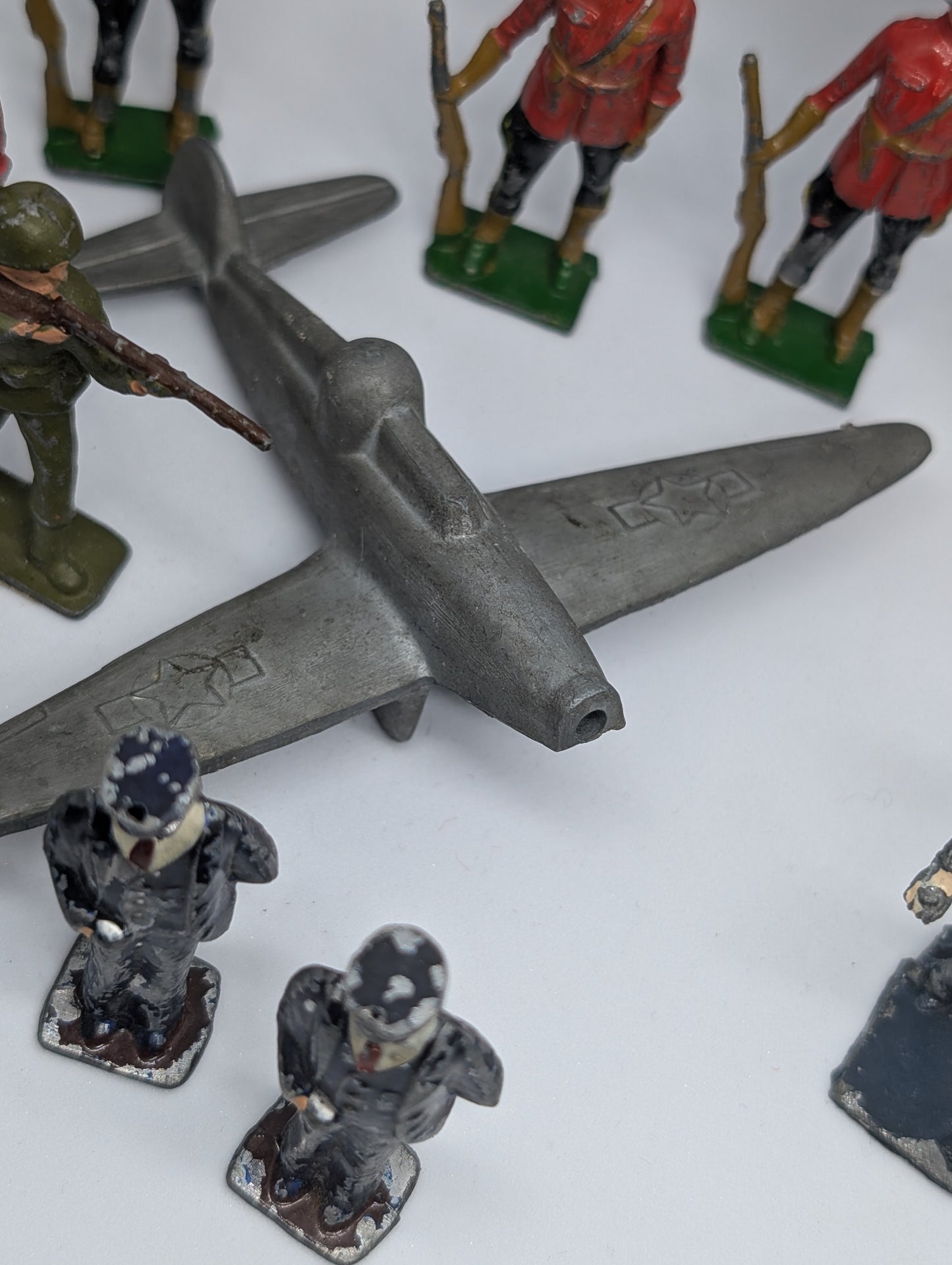 19 Lead Toy Soldier Collection with Plane