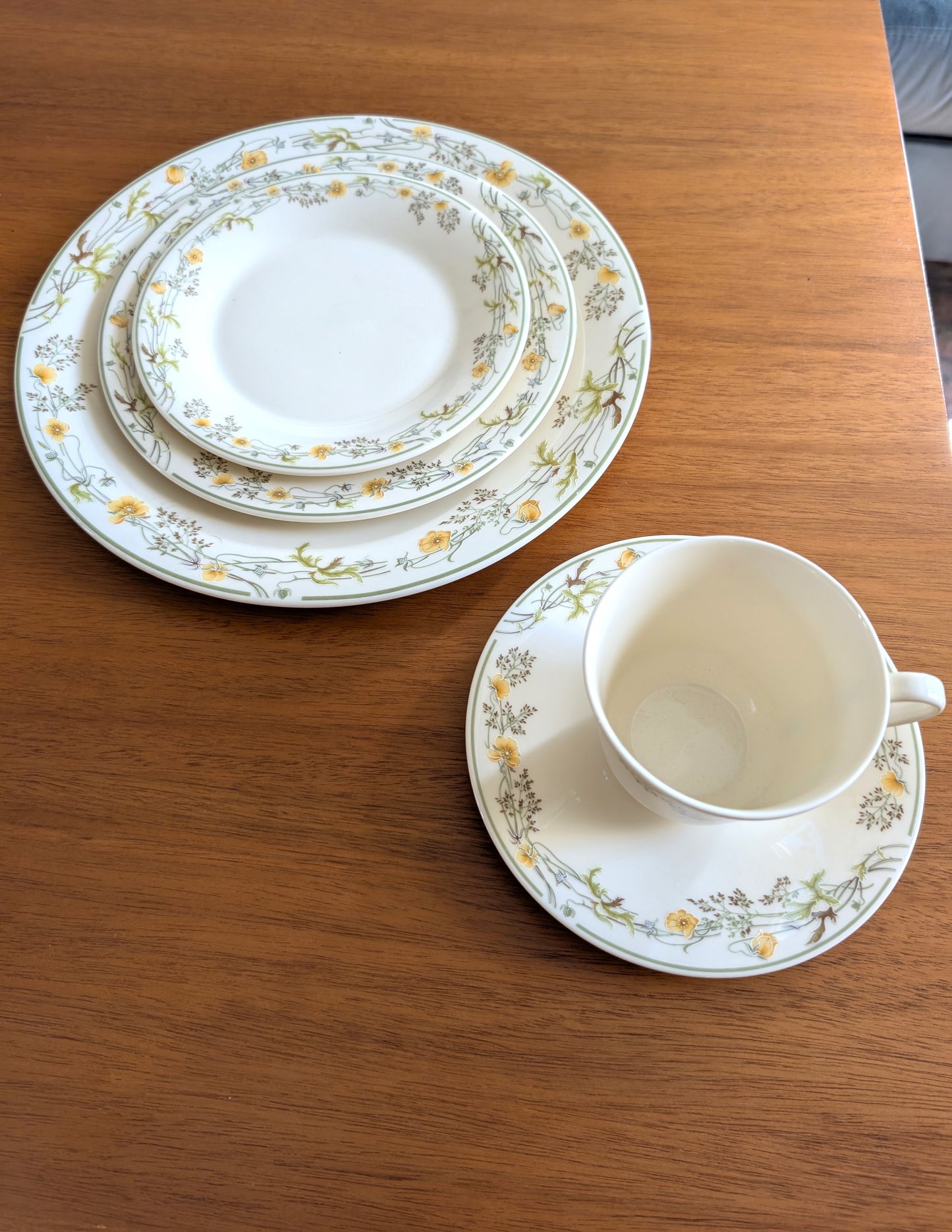 34 Piece Royal Doulton Dinnerware Set