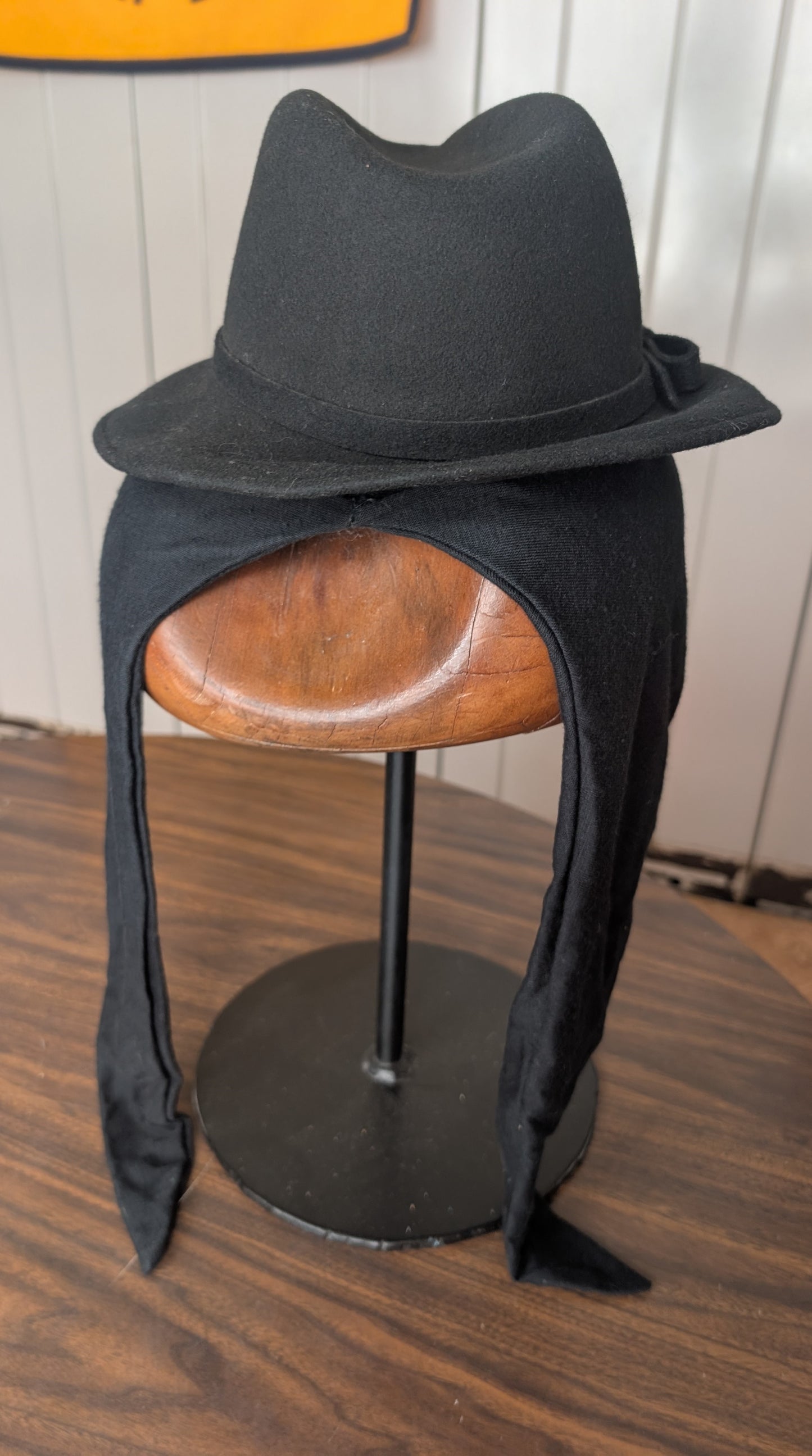 Vintage Wool Peachfelt Black Hat with Scarf in Wilby Hatter Box Lord & Taylor