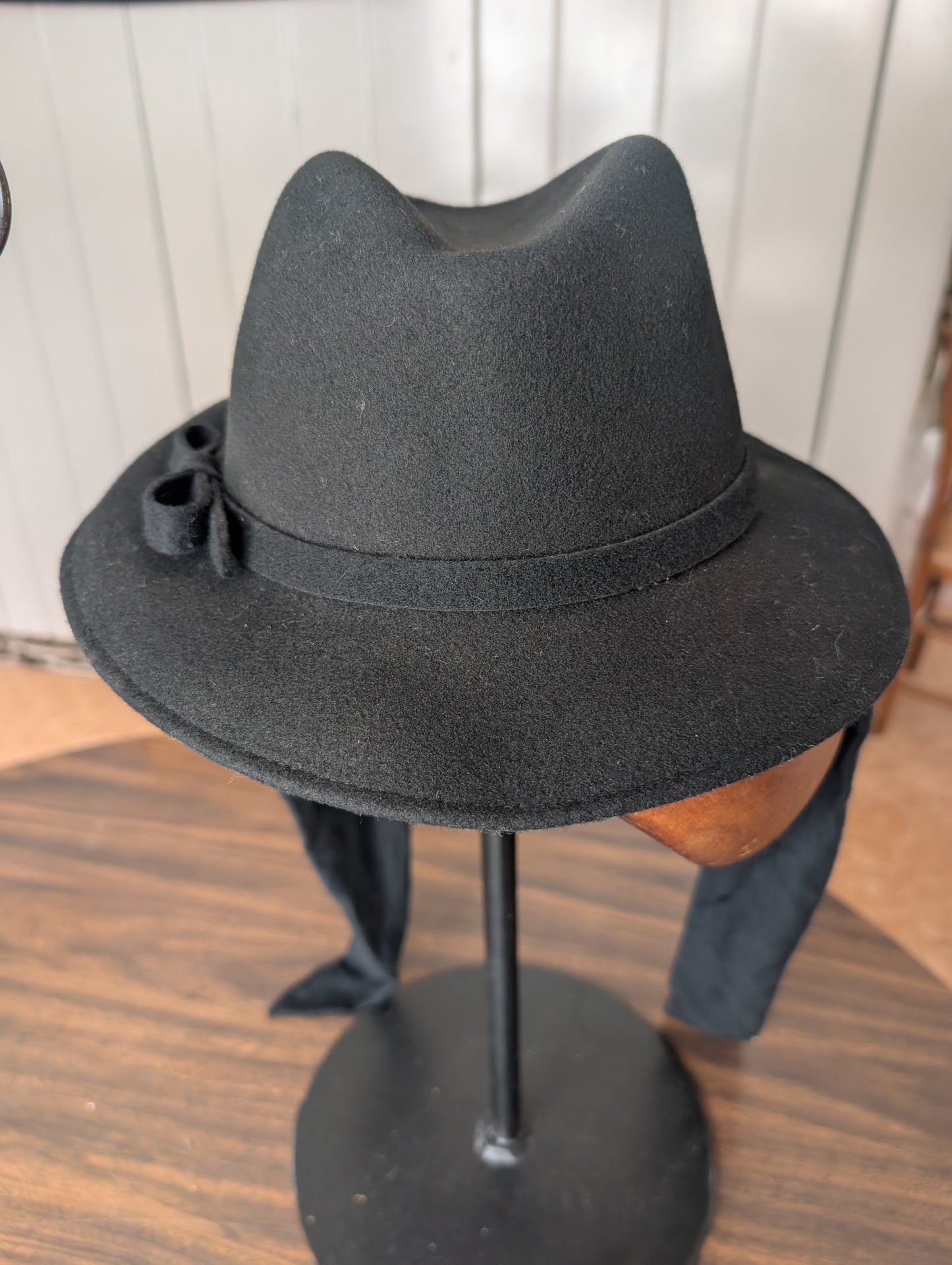 Vintage Wool Peachfelt Black Hat with Scarf in Wilby Hatter Box Lord & Taylor