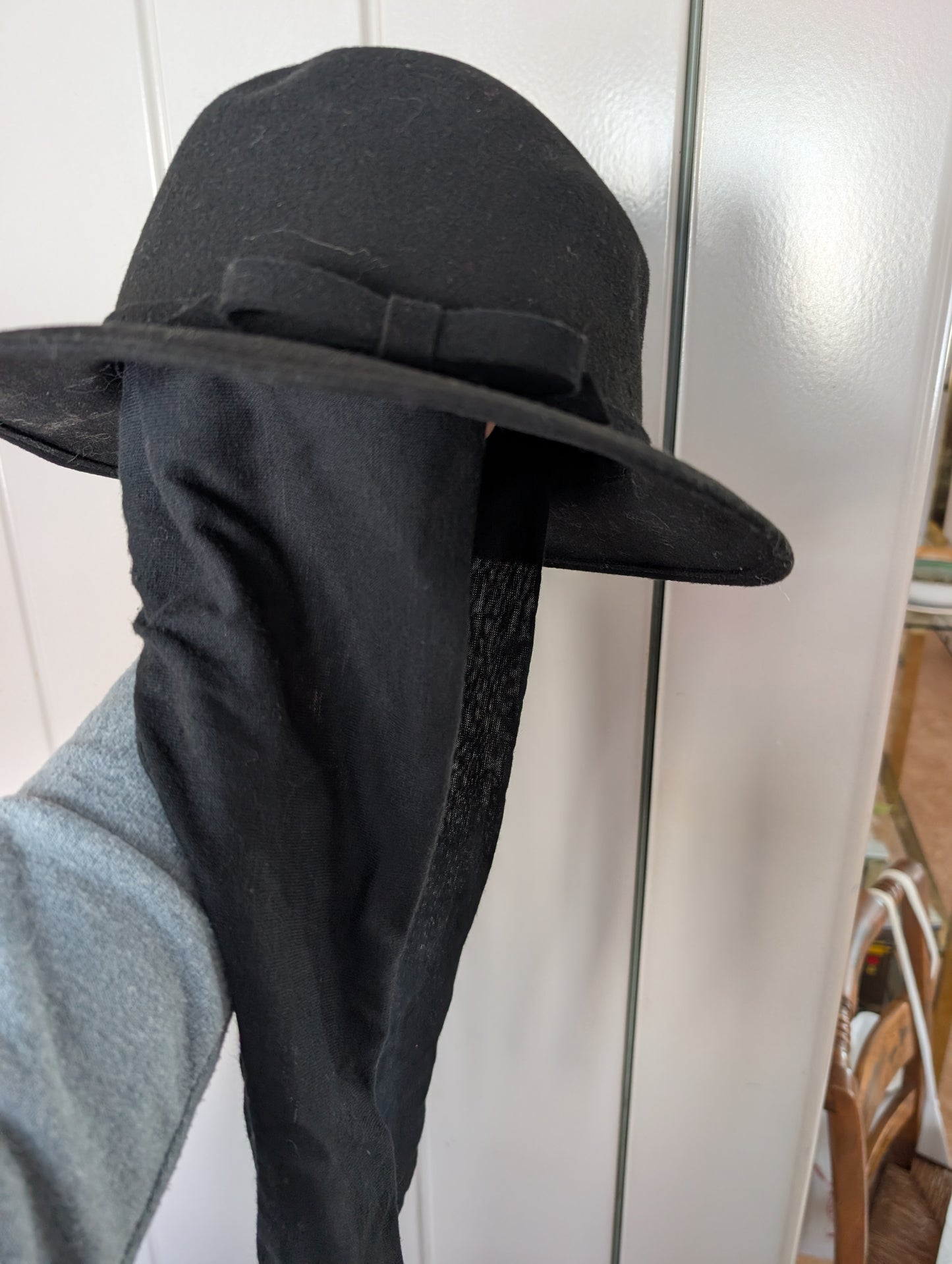 Vintage Wool Peachfelt Black Hat with Scarf in Wilby Hatter Box Lord & Taylor