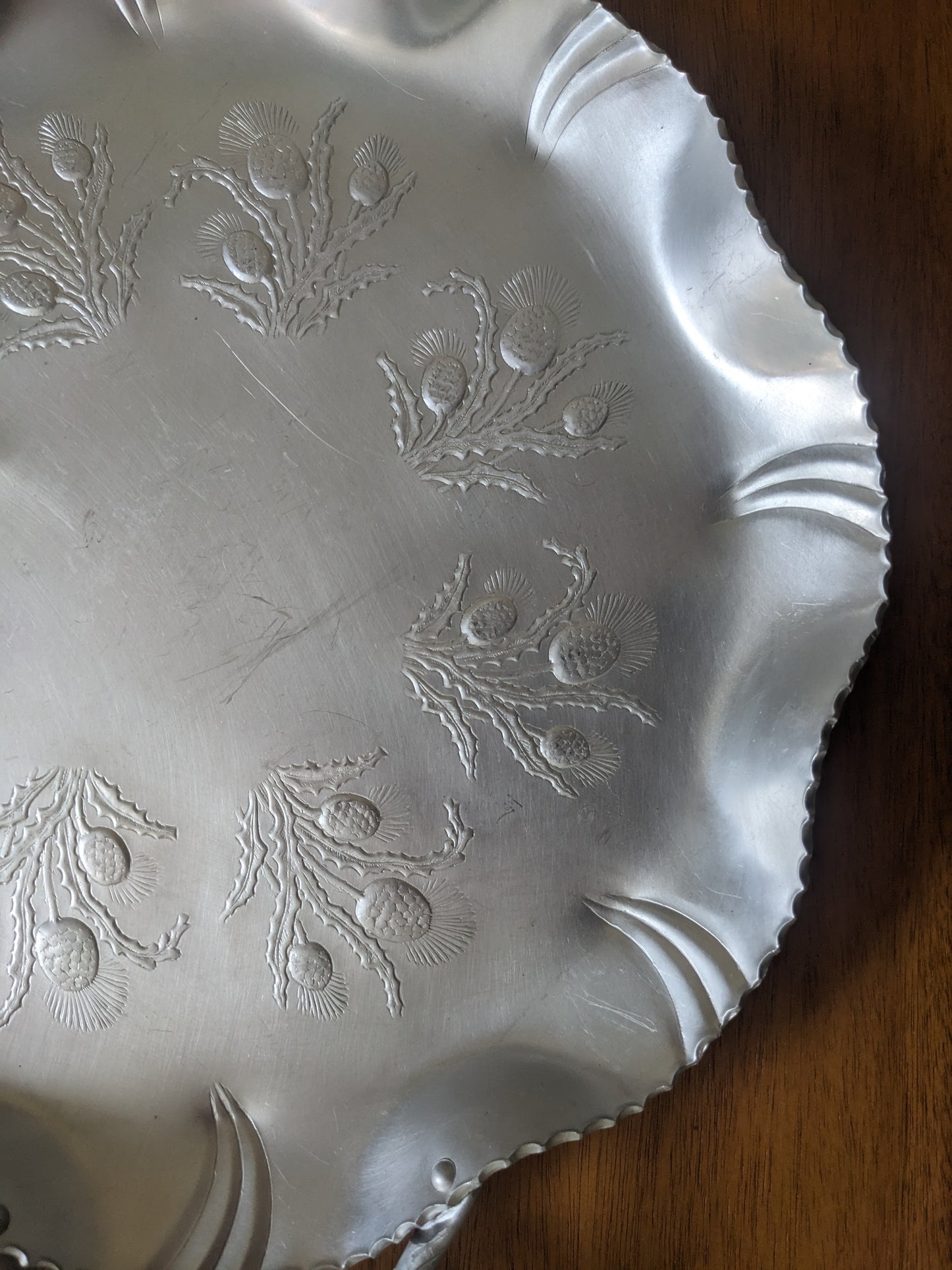 Hammered Aluminum Round Thistle Tray