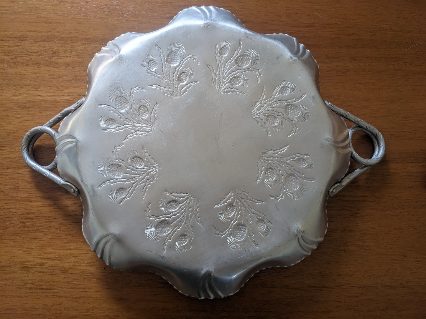 Hammered Aluminum Round Thistle Tray