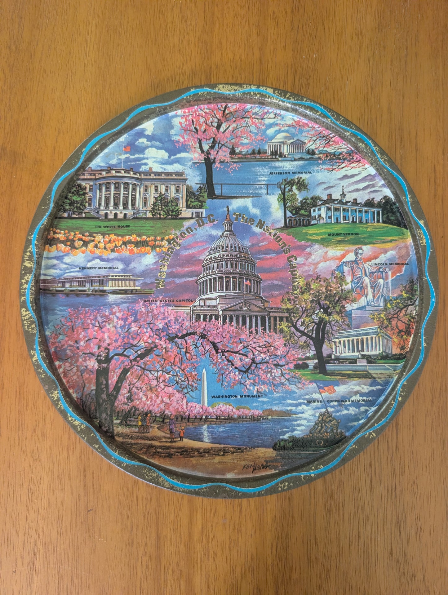 Vintage Washington DC Round Metal Vintage Souvenir Serving Tray