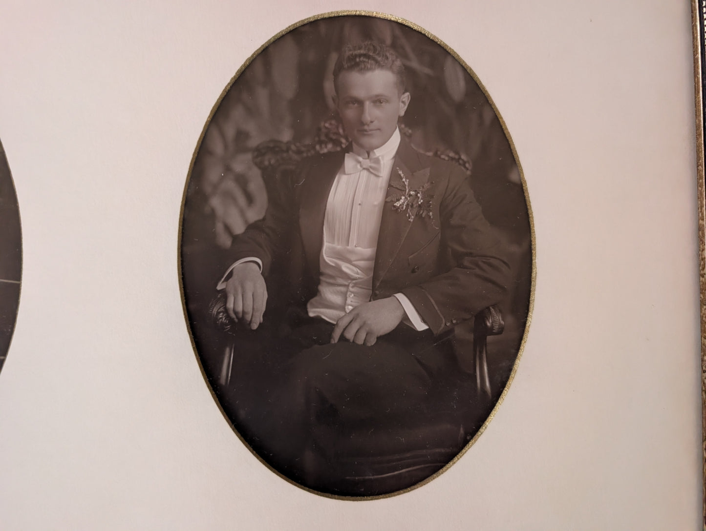 Beautifully Framed 1920s Wedding Portrait Photos Flapper Bride in Gown and Veil