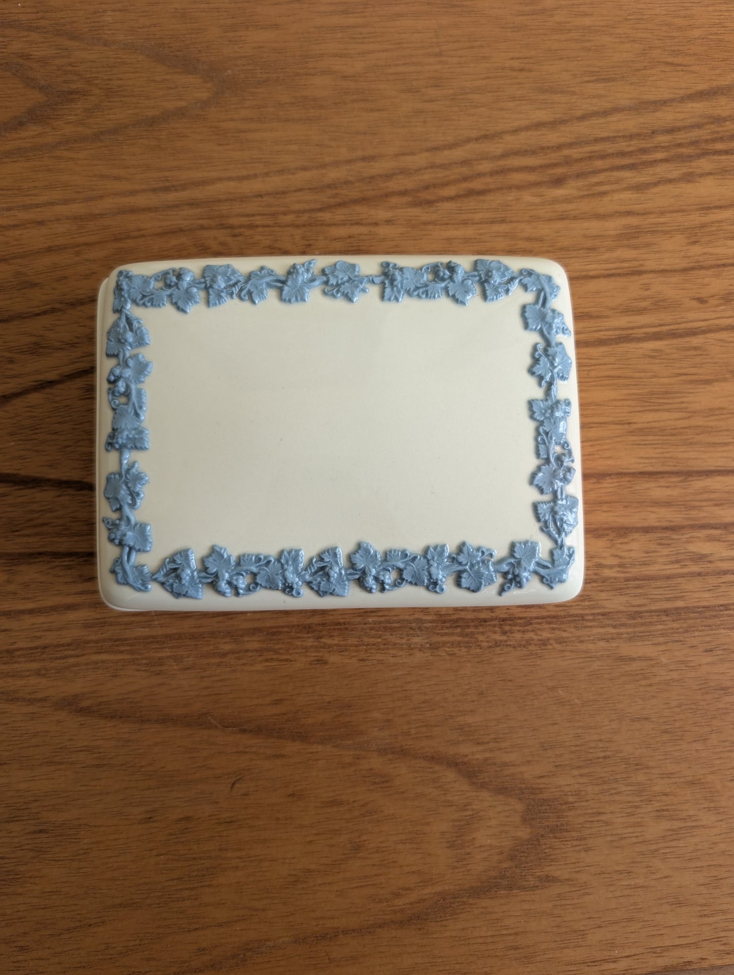 Wedgwood of Etruria Lavender Cigarette Box