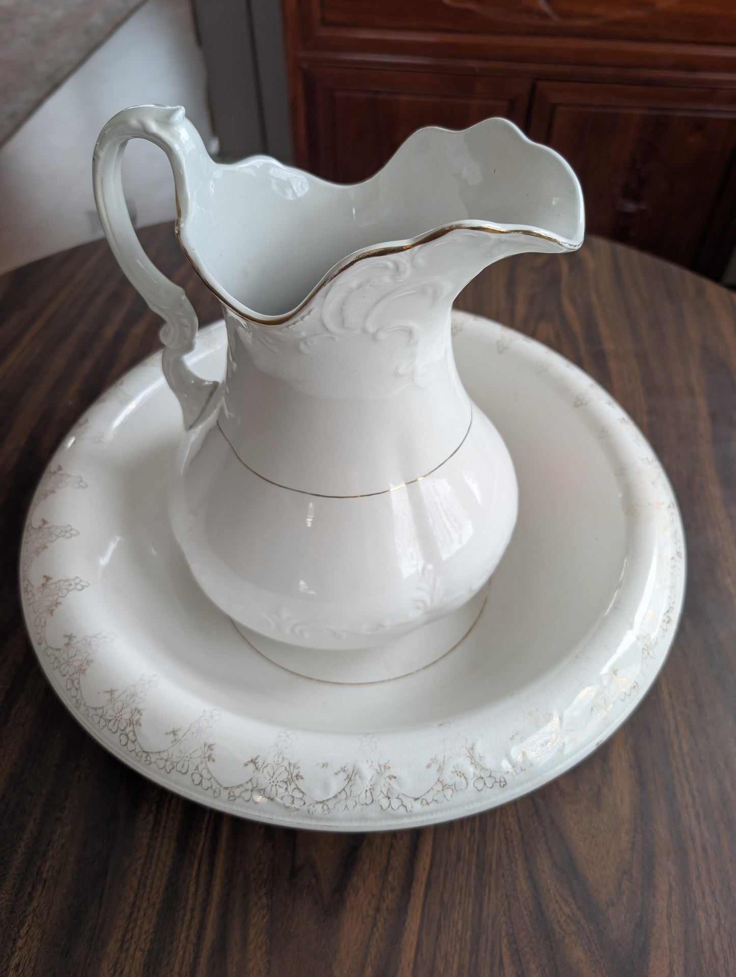Beautiful White and Gold American 19th Century Ceramic Wash Basin + Pitcher