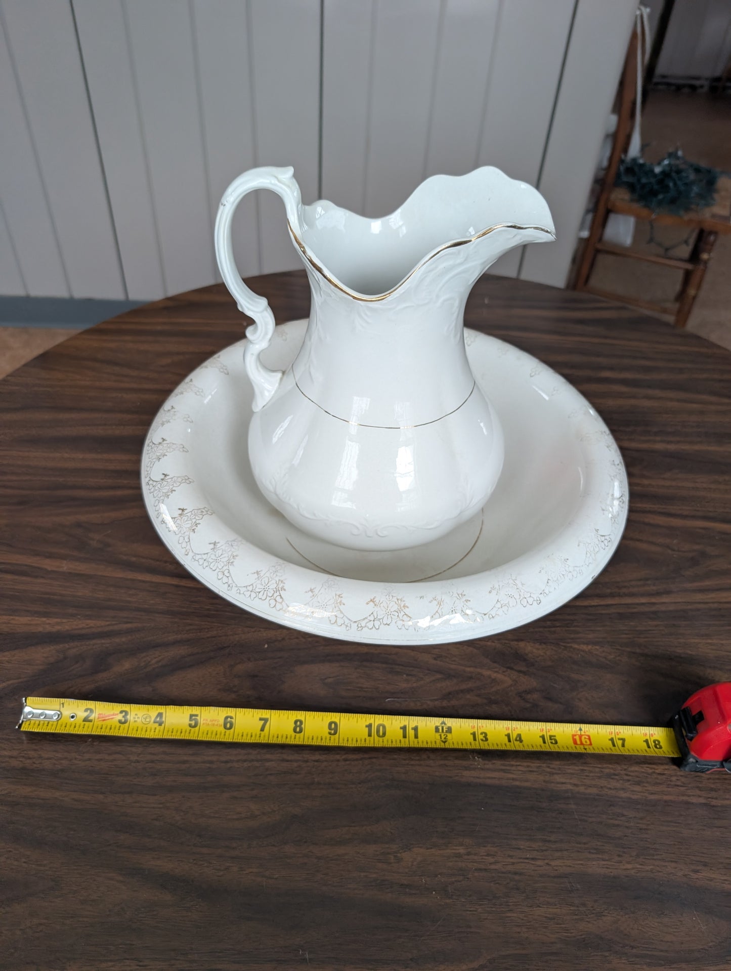 Beautiful White and Gold American 19th Century Ceramic Wash Basin + Pitcher