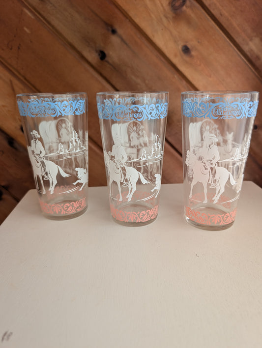 Three Vintage Hazel Atlas Winging West Glass Tumblers with Covered Wagons